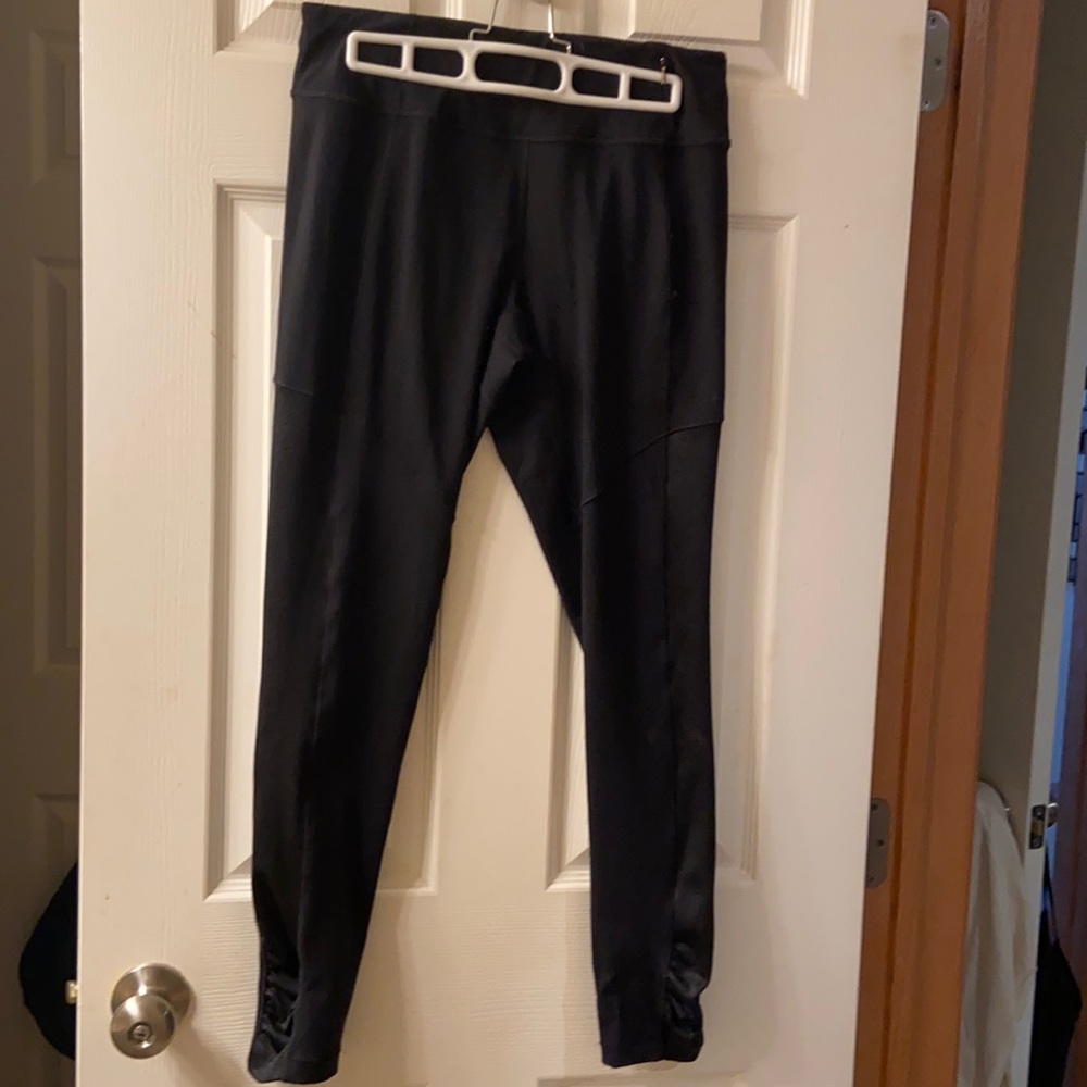 Carrie Underwood Brand leggings. CALIA